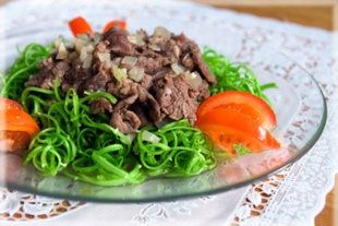 Rau muống xào thịt bò