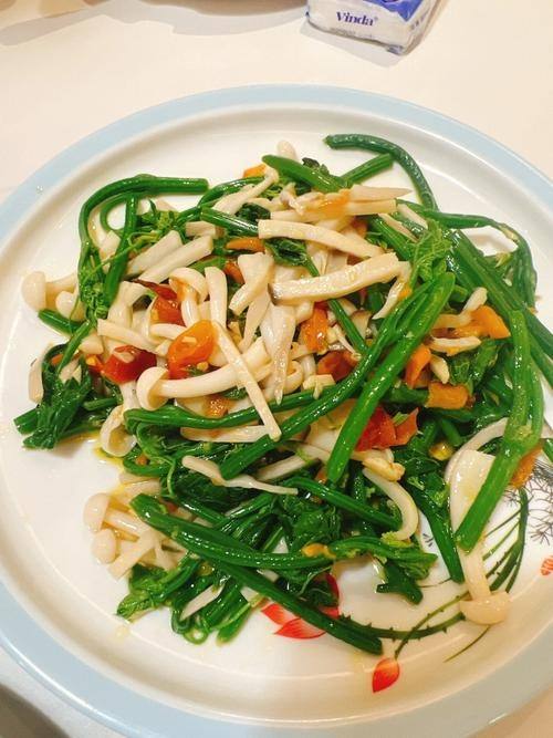 Rau bí xào nấm tỏi